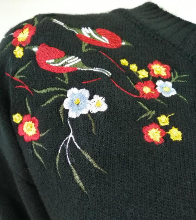 Knitted embroidery pullover China Womens Sweater knit midifashion